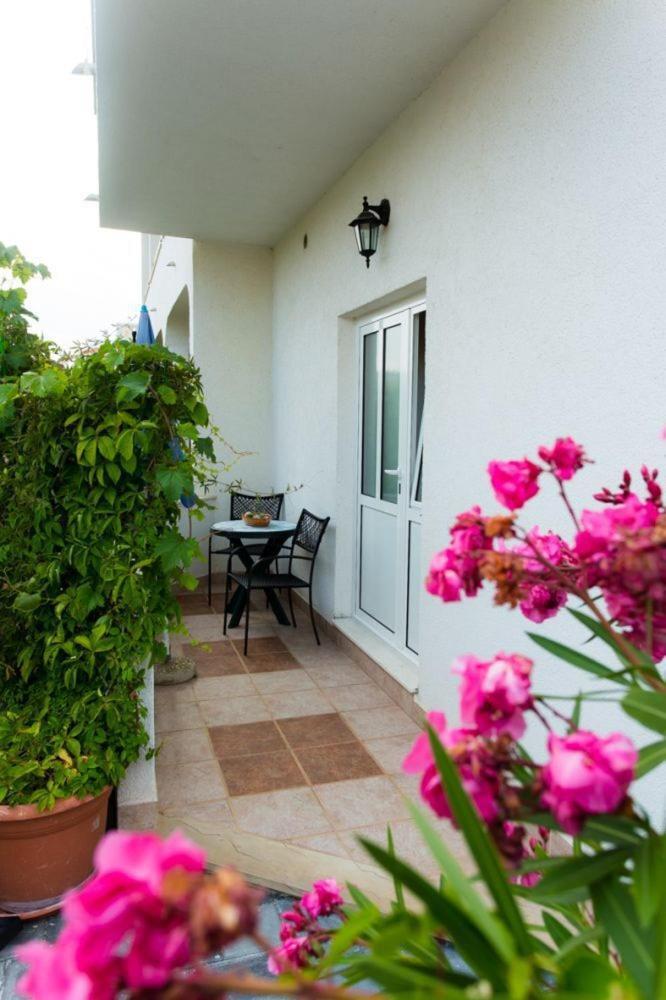 Apartments Mare - 30 M From Pebble Beach セゲット・ヴラニツァ エクステリア 写真